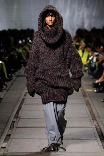 Alexander McQueen RTW AW24 Look 31