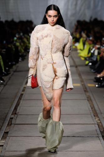 Alexander McQueen RTW AW24 Look 34