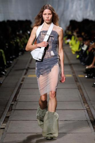 Alexander McQueen RTW AW24 Look 37