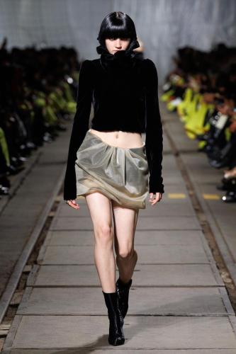 Alexander McQueen RTW AW24 Look 38