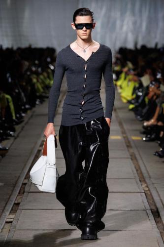 Alexander McQueen RTW AW24 Look 40