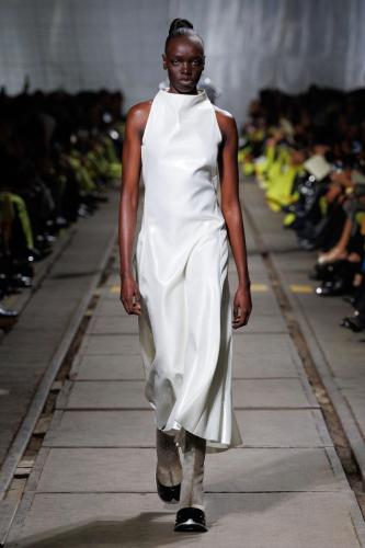 Alexander McQueen RTW AW24 Look 41