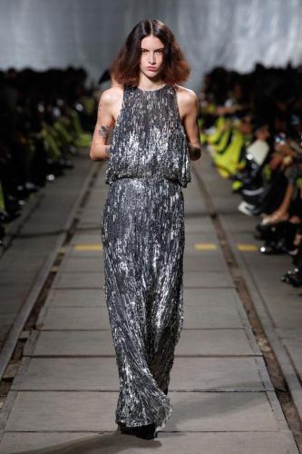 Alexander McQueen RTW AW24 Look 43