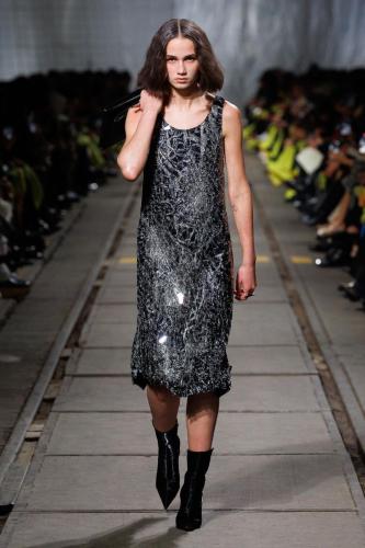 Alexander McQueen RTW AW24 Look 44