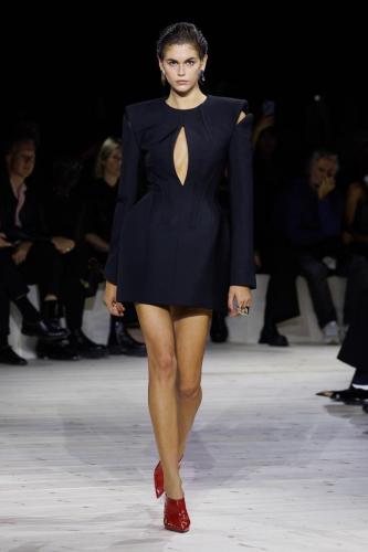 Alexander McQueen RTW SS24 01