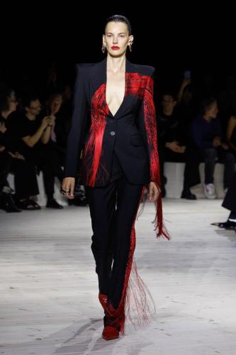Alexander McQueen RTW SS24 03