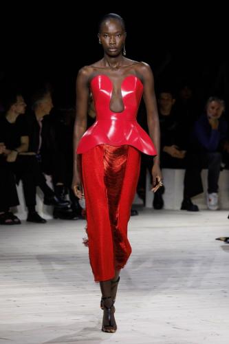 Alexander McQueen RTW SS24 04