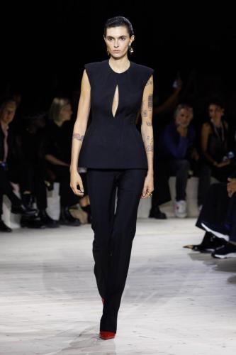 Alexander McQueen RTW SS24 05