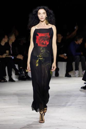 Alexander McQueen RTW SS24 07