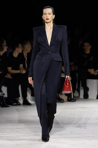 Alexander McQueen RTW SS24 08