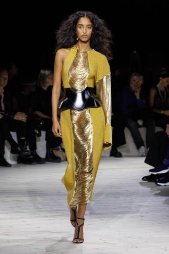 Alexander McQueen RTW SS24 09