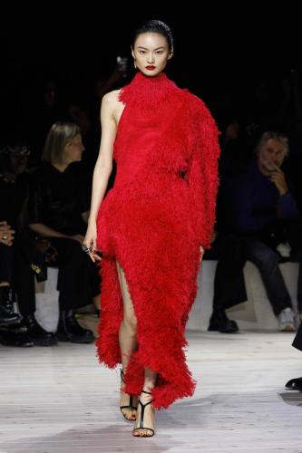 Alexander McQueen RTW SS24 11