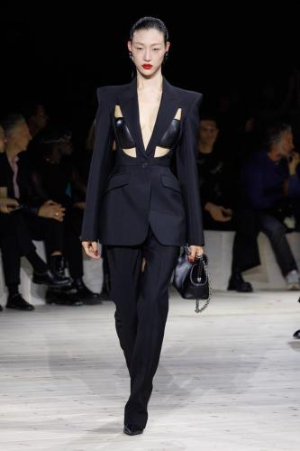 Alexander McQueen RTW SS24 12