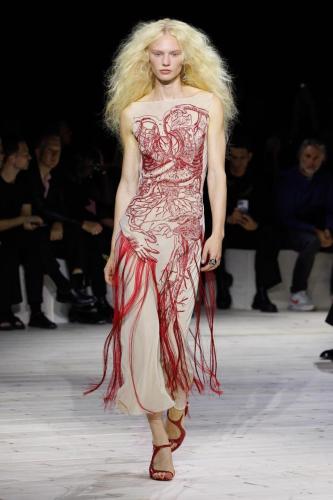 Alexander McQueen RTW SS24 14