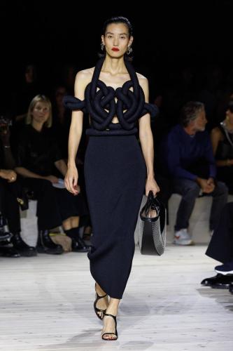 Alexander McQueen RTW SS24 20