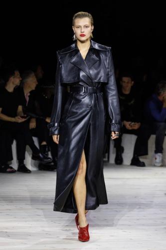 Alexander McQueen RTW SS24 26