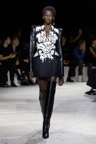 Alexander McQueen RTW SS24 28