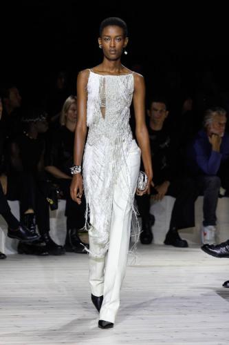 Alexander McQueen RTW SS24 31