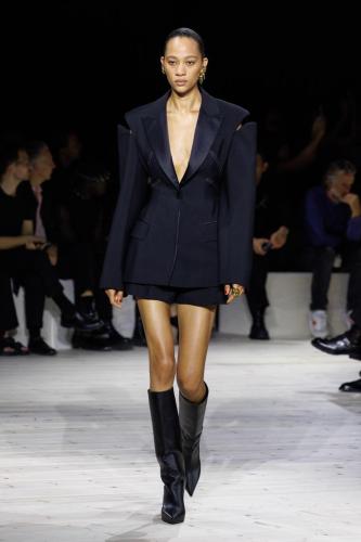 Alexander McQueen RTW SS24 39