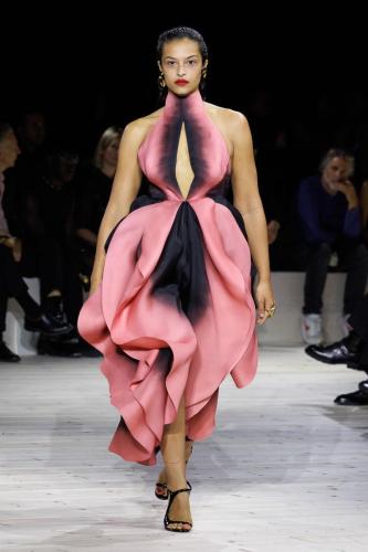 Alexander McQueen RTW SS24 40