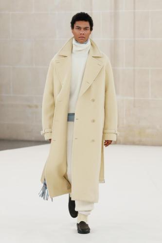 Auralee fw23 runway press look01