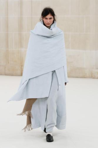 Auralee fw23 runway press look03