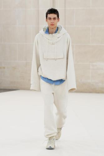 Auralee fw23 runway press look07
