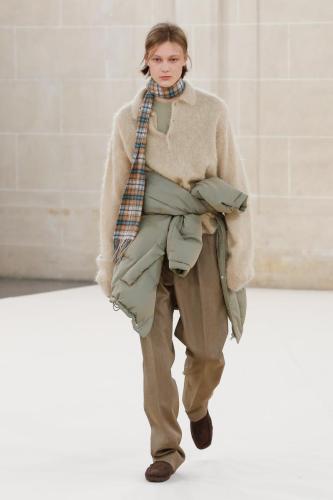 Auralee fw23 runway press look25