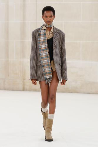 Auralee fw23 runway press look32
