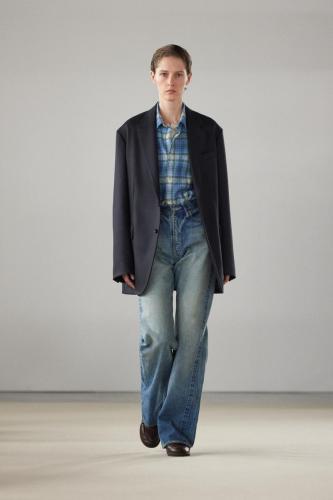 Auralee fw24 runway press look 08