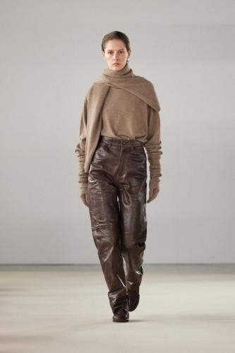 Auralee fw24 runway press look 28