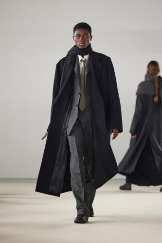 Auralee fw24 runway press look 41