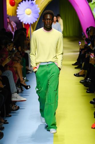 Benetton SS24 catwalk press look05