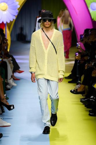Benetton SS24 catwalk press look07