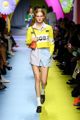 Benetton SS24 catwalk press look12