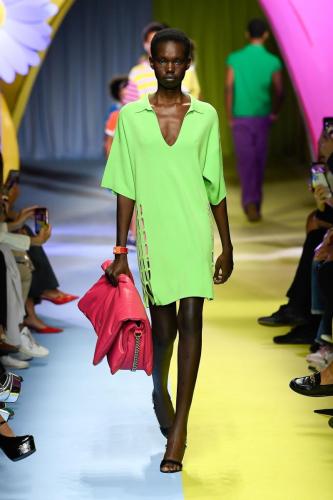 Benetton SS24 catwalk press look19