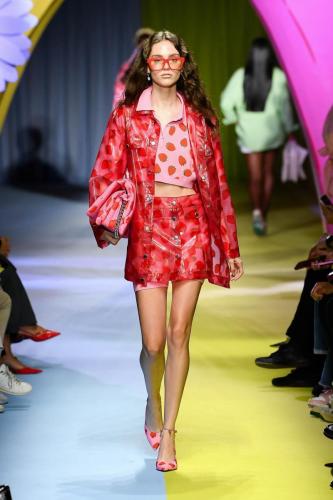 Benetton SS24 catwalk press look30