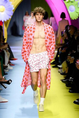 Benetton SS24 catwalk press look32