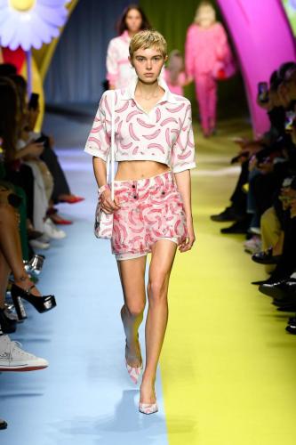 Benetton SS24 catwalk press look33