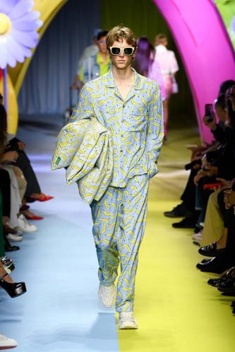 Benetton SS24 catwalk press look37