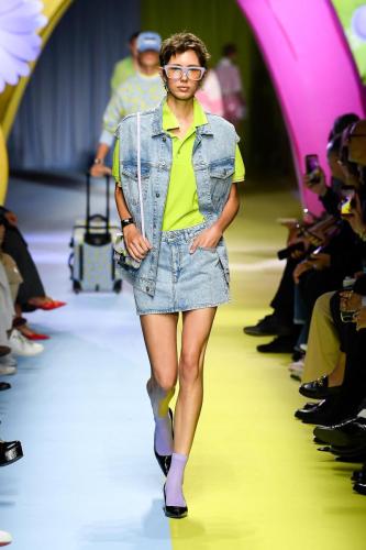 Benetton SS24 catwalk press look38