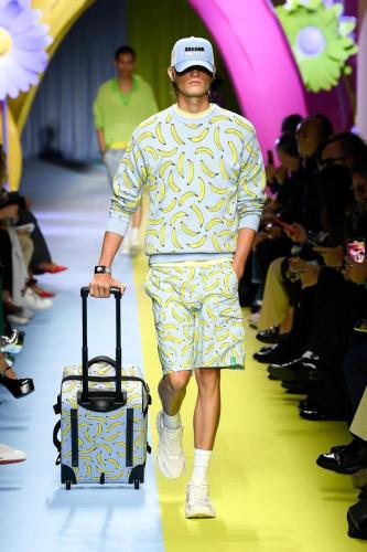 Benetton SS24 catwalk press look39
