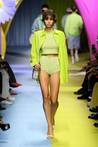 Benetton SS24 catwalk press look43