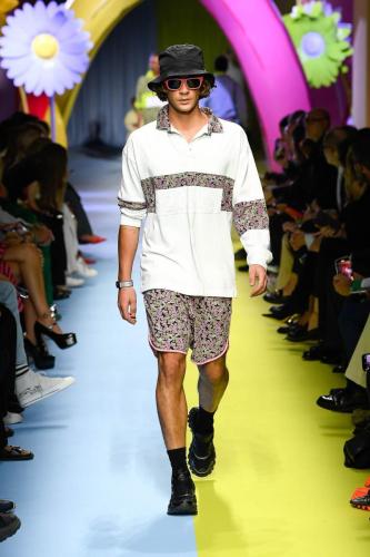 Benetton SS24 catwalk press look50