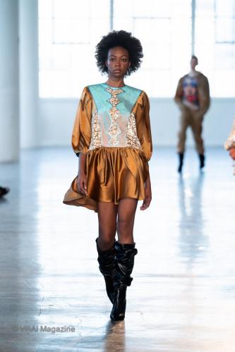 CustoRunwayFW24-011