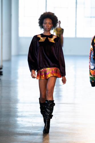 CustoRunwayFW24-056