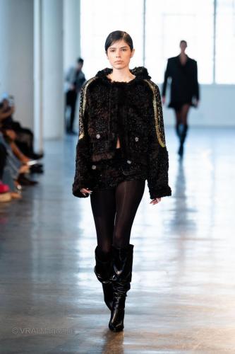 CustoRunwayFW24-060