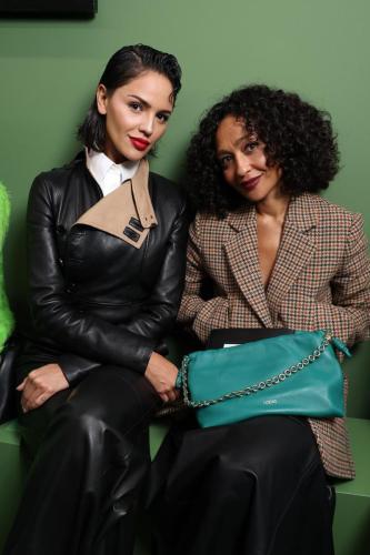 Loewe : Front Row - Paris Fashion Week - Womenswear Fall/Winter 2024-2025