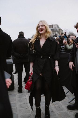 Elle-Fanning-at-the-Alexander-McQueen-FW23-Show002