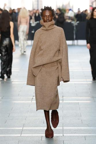 Gauchere fw23 runway PRESS look08